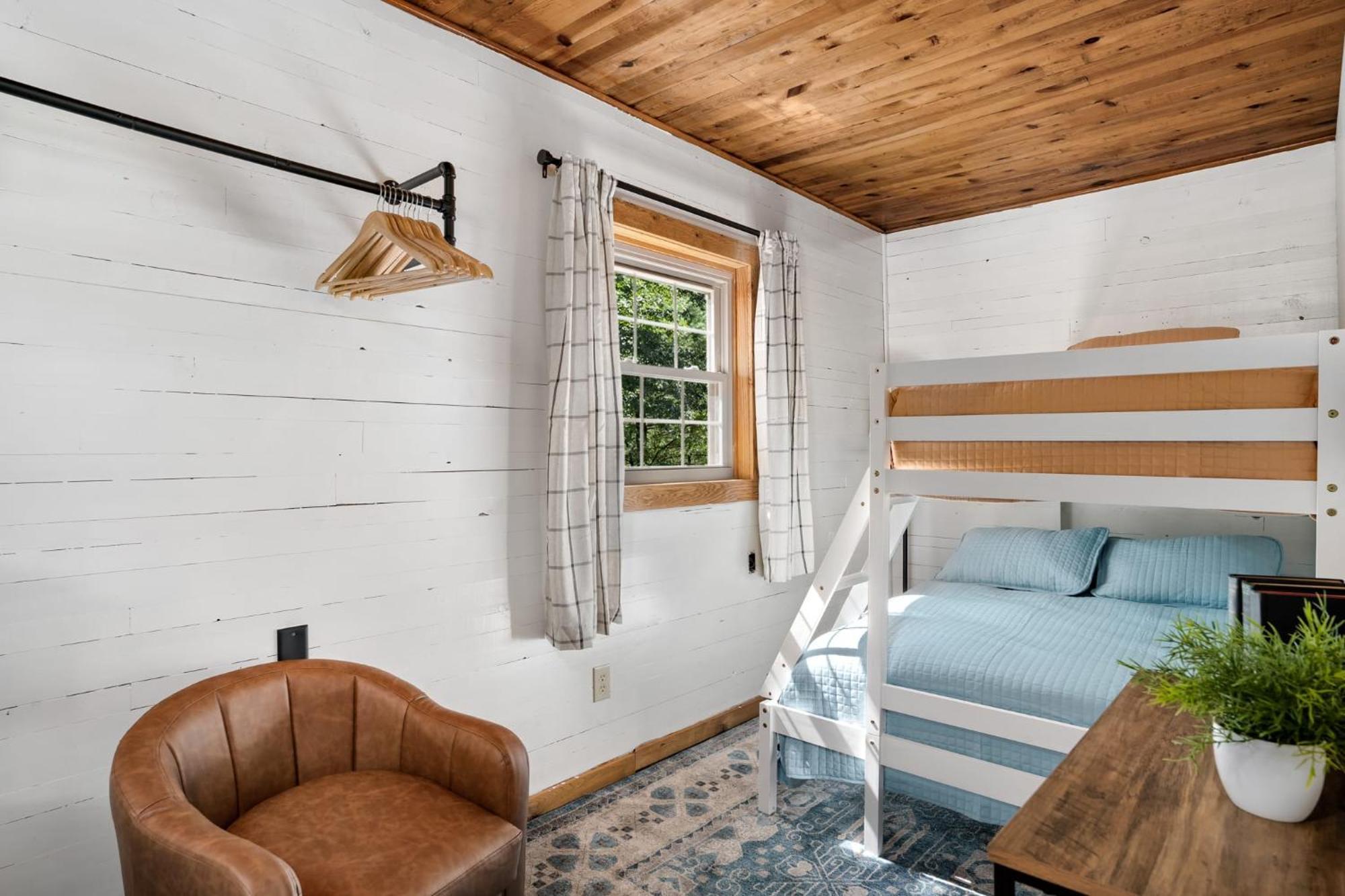 River Access W Hot Tub, Grill, Wifi, & Fire Pit! Lost City Exterior photo